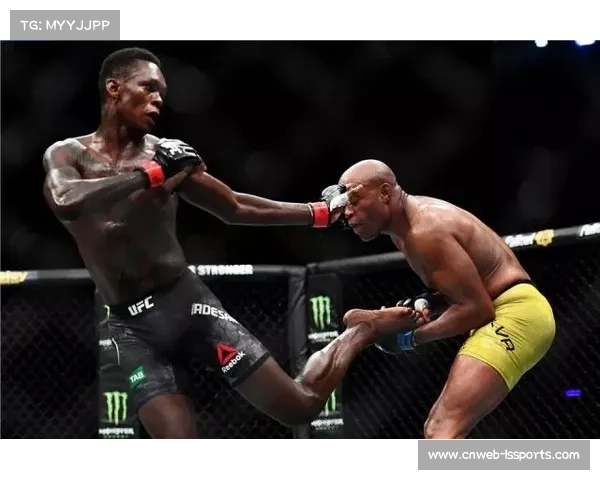 阿利斯克罗夫一致判定击败朴俊勇 中量级战局再掀新波澜