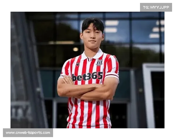 韩国球员裴俊浩效力的斯托克城在英冠榜首大战中遭绝杀 韩国球员裴俊浩效力的斯托克城在英冠榜首大战中遭绝杀